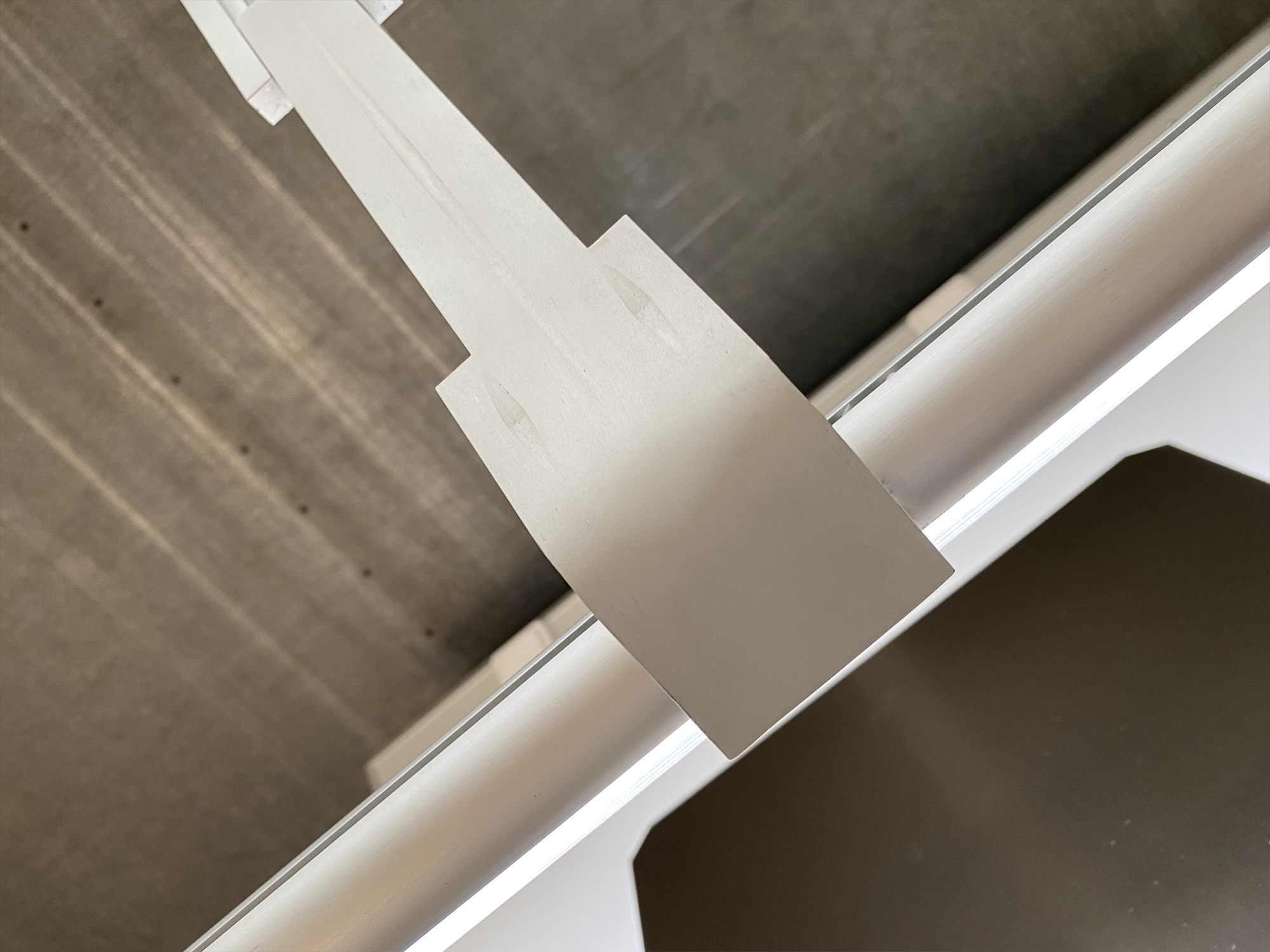 Lámparas para mesas de protésico dental FLY puedes ver bien y trabajar mejor