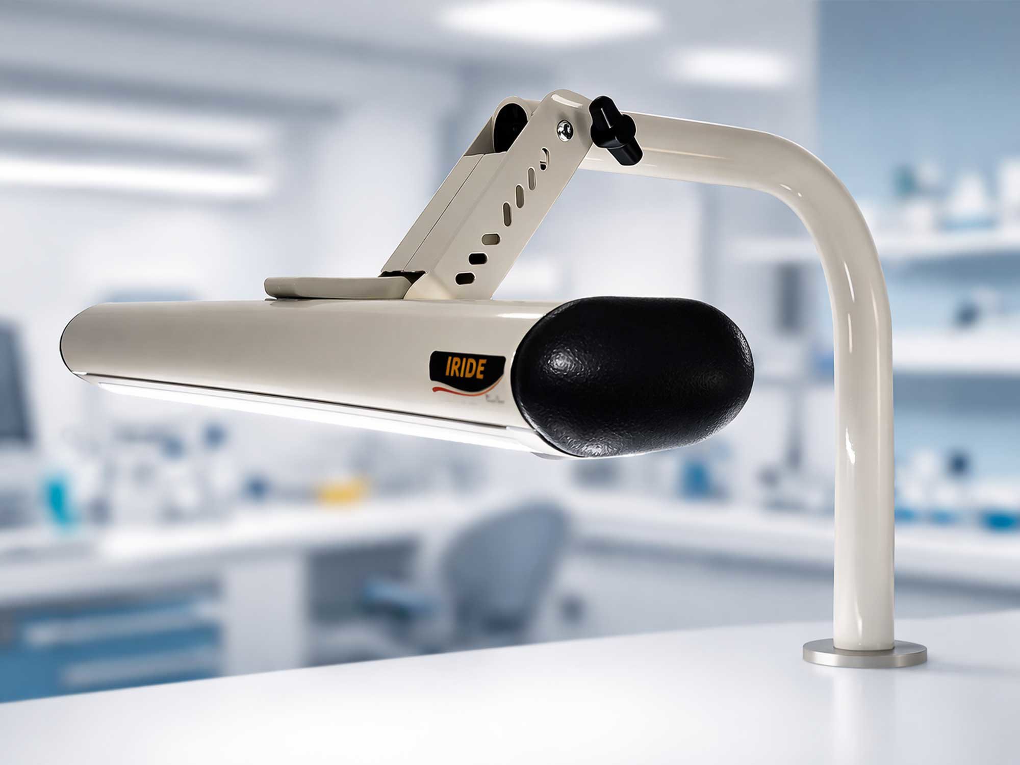 FESTLEUCHTE FÜR DENTALLABOR-TISCH